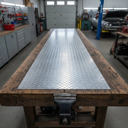 Plan de trabajo de aluminio estriado a medida | John Steel