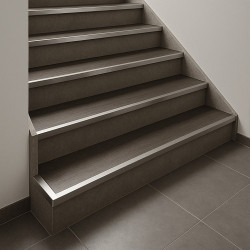 Remate de Escalón en Acero Inoxidable Cepillado – John Steel