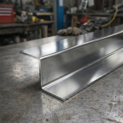 Perfil Z em aço inox brilhante| John Steel