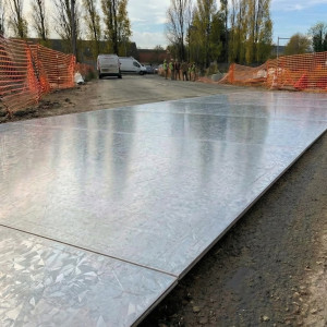 Plancha de calzada de acero galvanizado a medida | Seguridad en obra