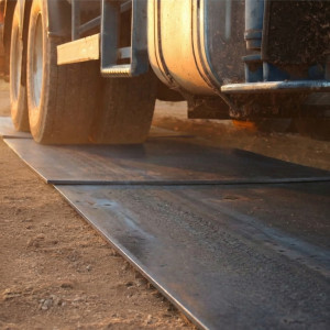 Plaque de roulage en acier brut sur mesure - Protection de sol robuste