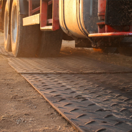 Custom-made tread plate steel road plate
