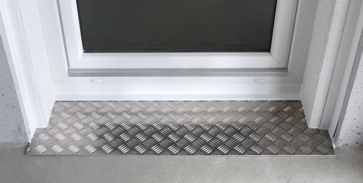 Seuil de porte - Aluminium larmé