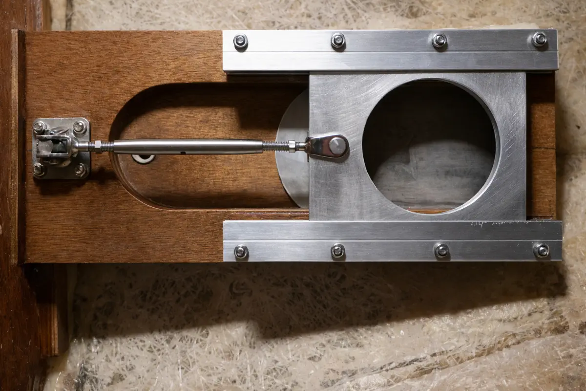 Platine pied de mât de yole - Acier brut